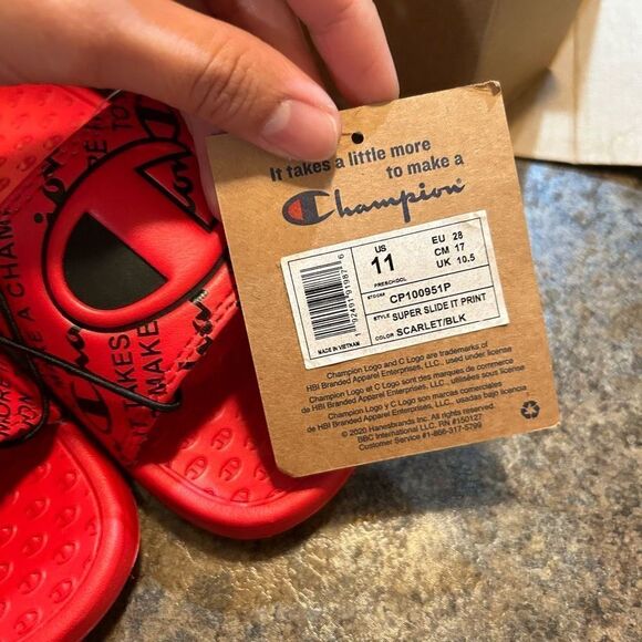 NWT Size 11 Preschool Champion Slides Slipper - Picture 4 of 7